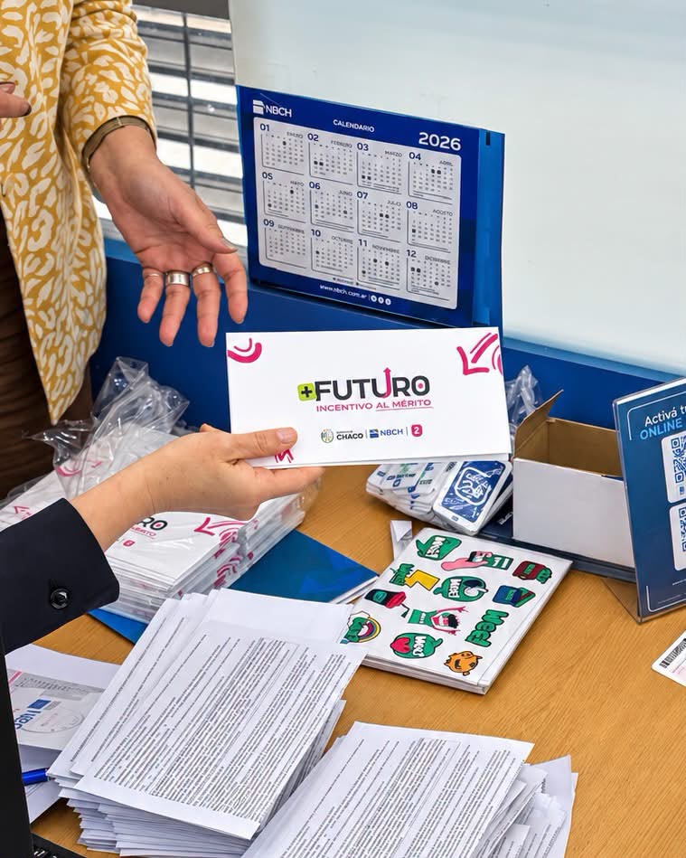 🔴 PROVINCIALES | +FUTURO: estudiantes chaqueños comenzaron a retirar sus tarjetas de débito de la Cuenta Wee