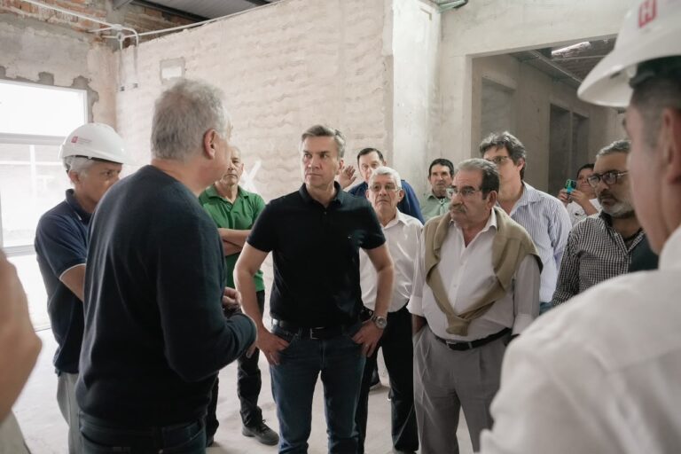 🔴 PROVINCIALES | General Vedia: Zdero supervisó el avance del nuevo hospital y la recuperación del centro de jubilados “La Frontera”