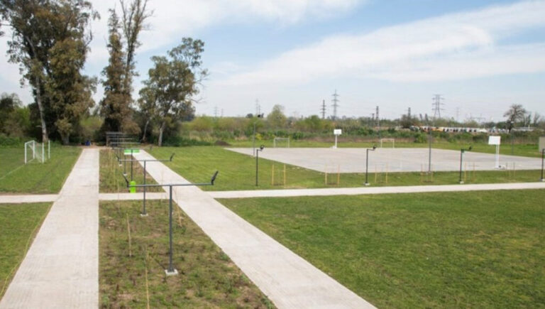 La UNAHUR inauguró un nuevo campo de deportes de 40 mil metros cuadrados en Hurlingham